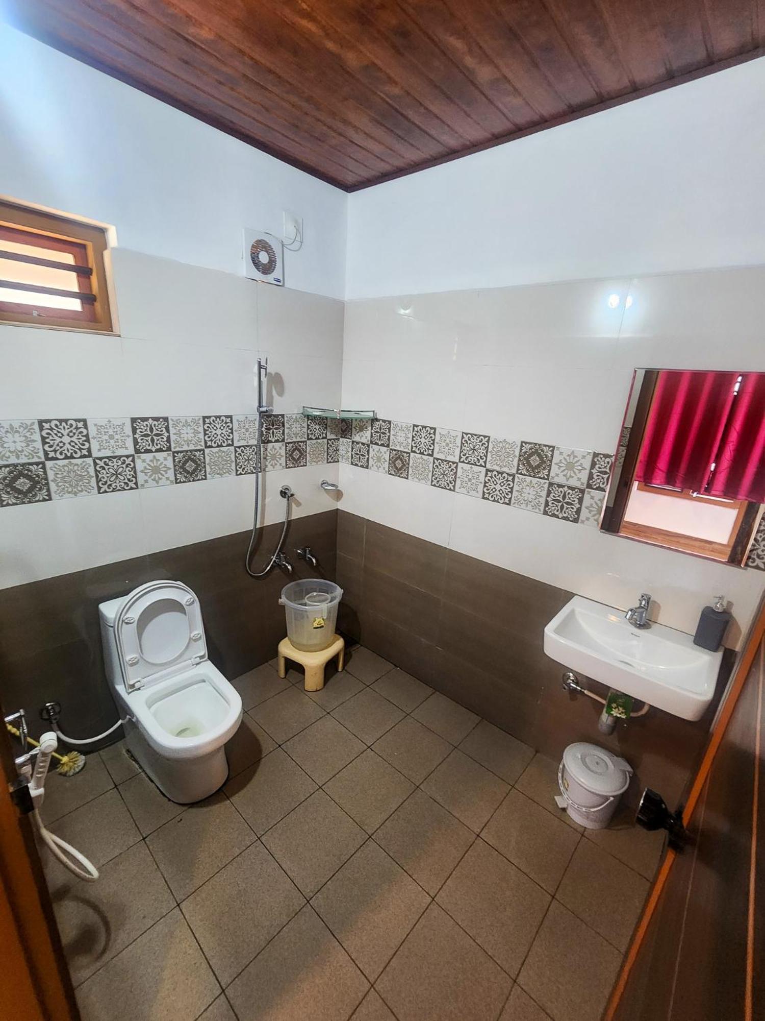 Celestial Heights Homestay Kurchi Buitenkant foto