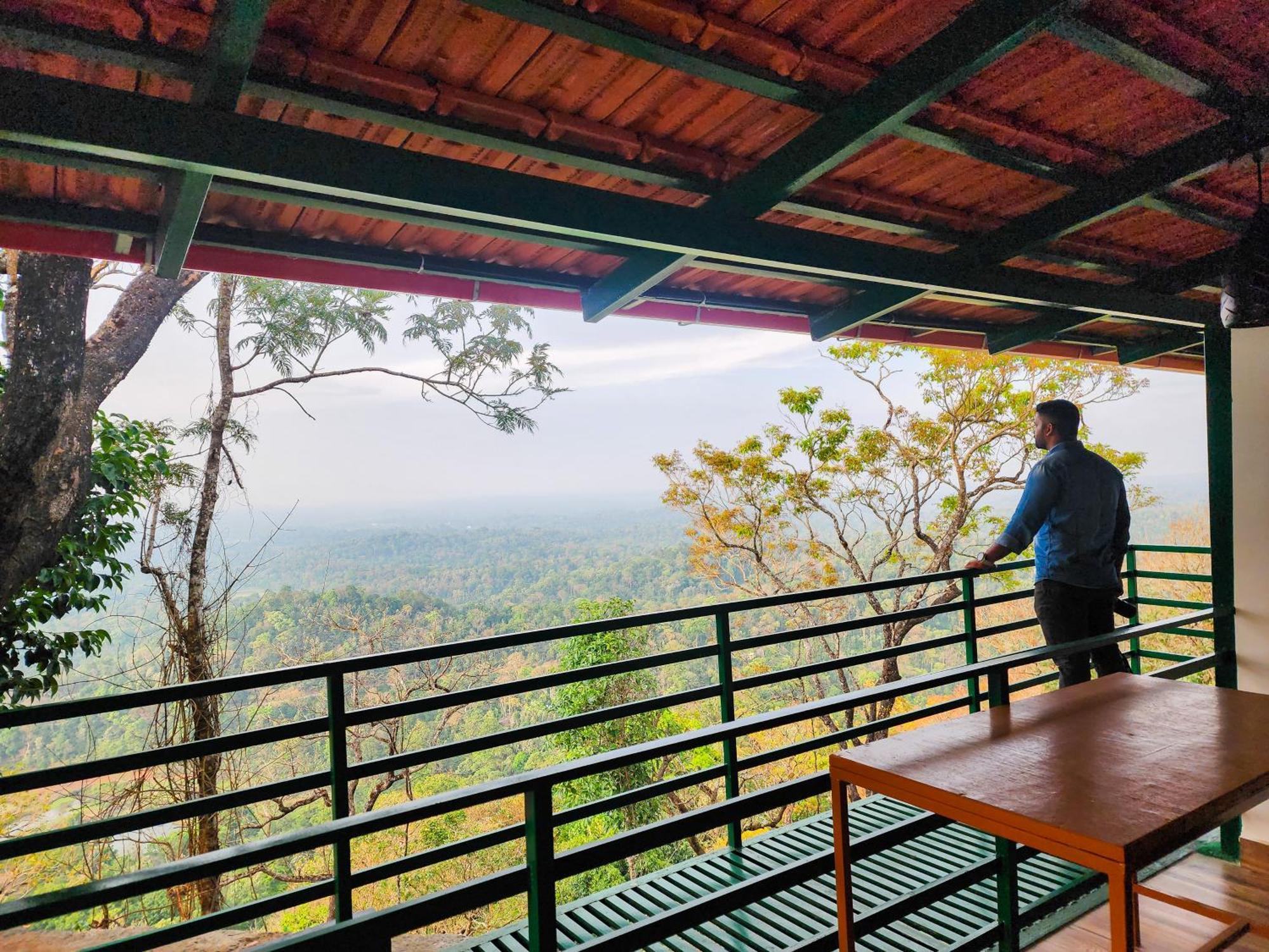 Celestial Heights Homestay Kurchi Buitenkant foto